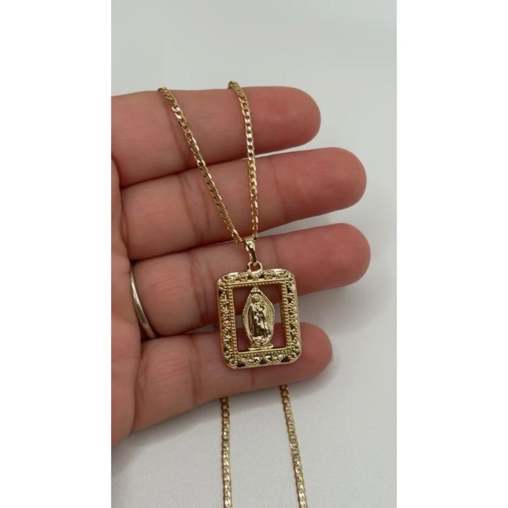 Oro laminado cadena de virgen